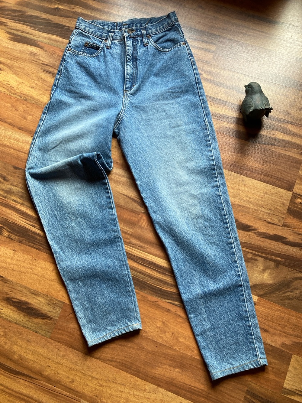 Vintage Lei Jr. 11 vintage wash high rise tapered leg jeans
